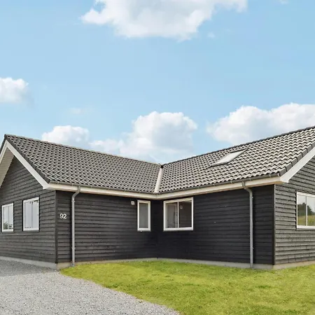 Nice Home In Grenaa With Sauna 度假居 *